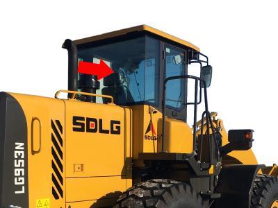 заднее стекло SDLG LG 953N на технике заднее стекло SDLG LG 953N на технике