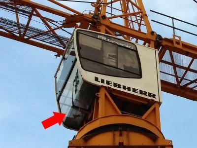 Нижнее лобовое стекло LIEBHERR Башенный кран на технике 