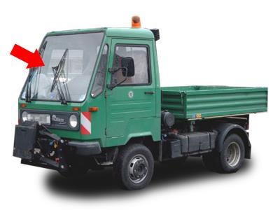 Лобовое стекло MULTICAR М26 (1991-2010 г.в.) на технике Лобовое стекло MULTICAR М26 (1991-2010 г.в.) на технике
