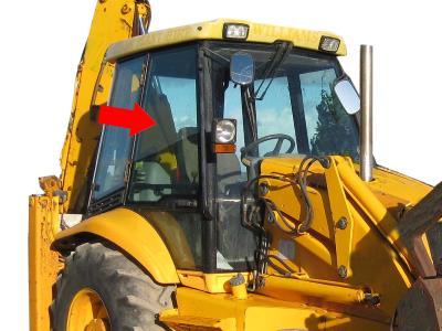 Стекло двери верхнее (правое, левое) JCB 4CX (1991-2001 г. вып.) на технике 