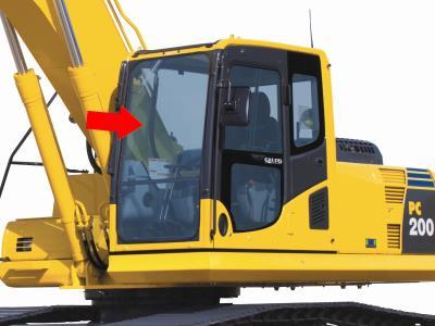 лобовое стекло, верхнее KOMATSU PC200-8, PC300-8, PC400-8 на технике 